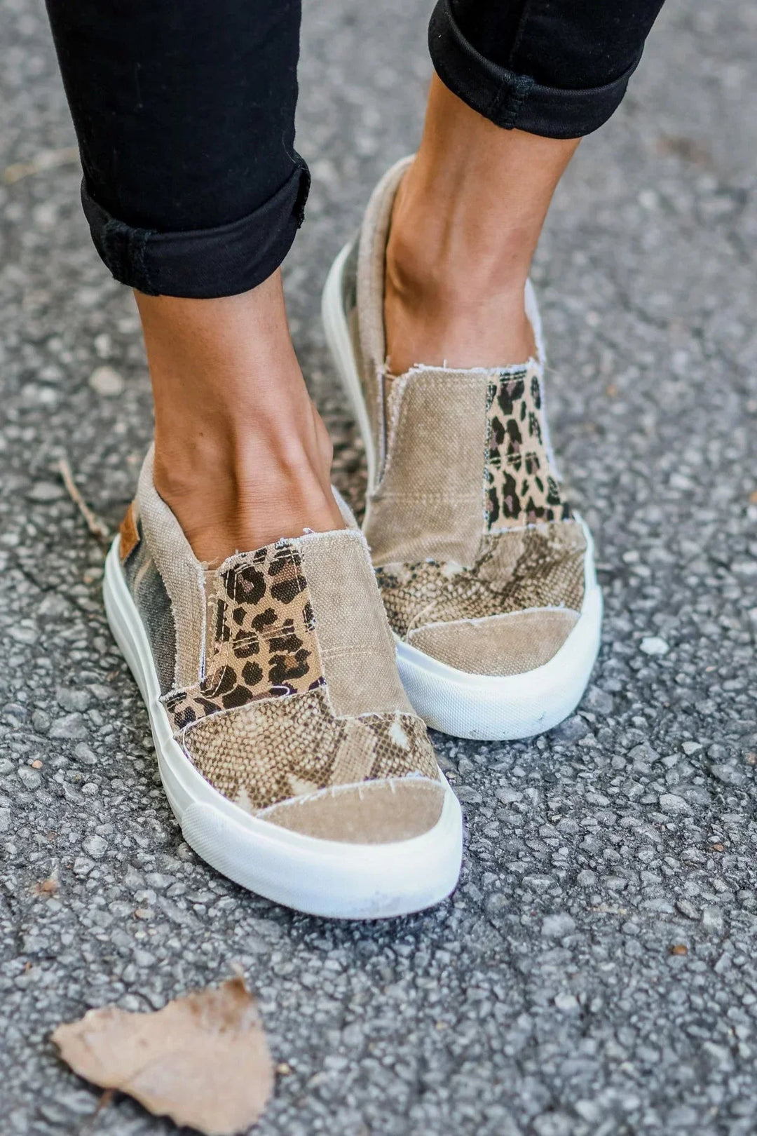 VALERIA - ZAPATO CASUAL CON ESTAMPADO ANIMAL PRINT