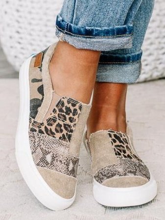 VALERIA - ZAPATO CASUAL CON ESTAMPADO ANIMAL PRINT
