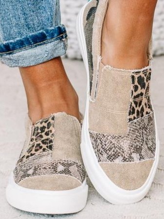 VALERIA - ZAPATO CASUAL CON ESTAMPADO ANIMAL PRINT